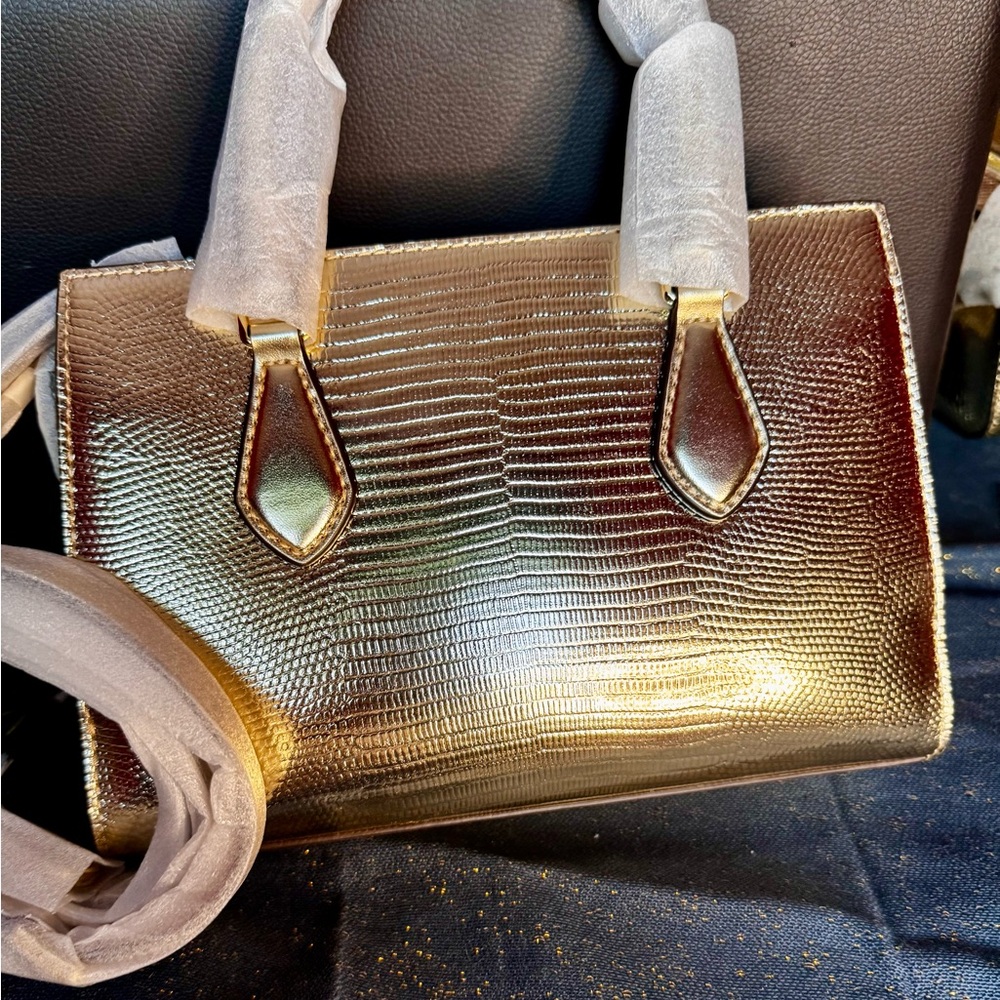 Michael Kors Gold Satchel with Luxurious Metallic Finish - Picture 2 of 13